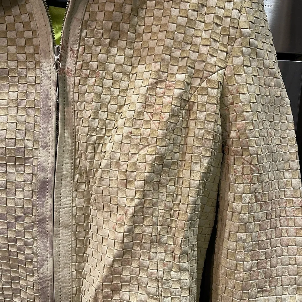 Sage green genuine leather St. John jacket size medium - Picture 6 of 14